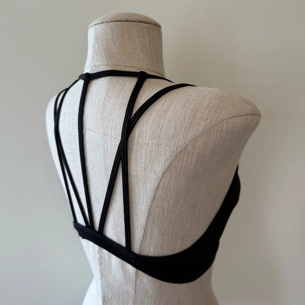 Victoria’s Secret VSX SPORT Mesh Cutout Strappy Back Sports Bra - Picture 4 of 11